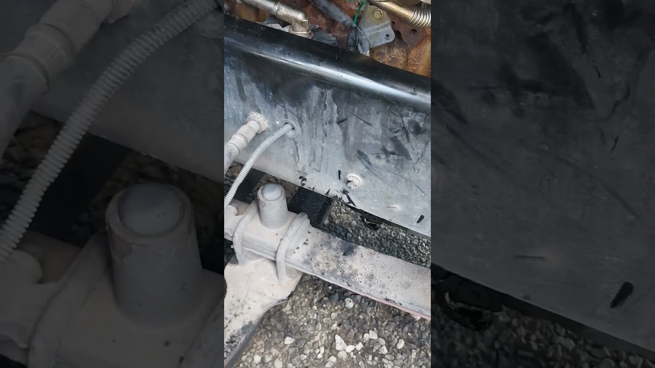 removing turbocharger actuator. Freightliner cascadia dd13. 7/8