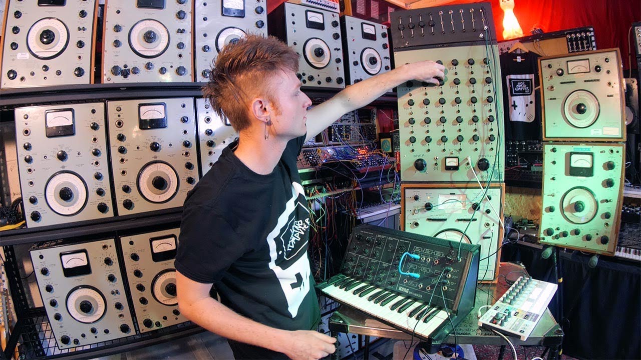 Making A Moog Style Frequency Bank By Modifying Old Test Equipment