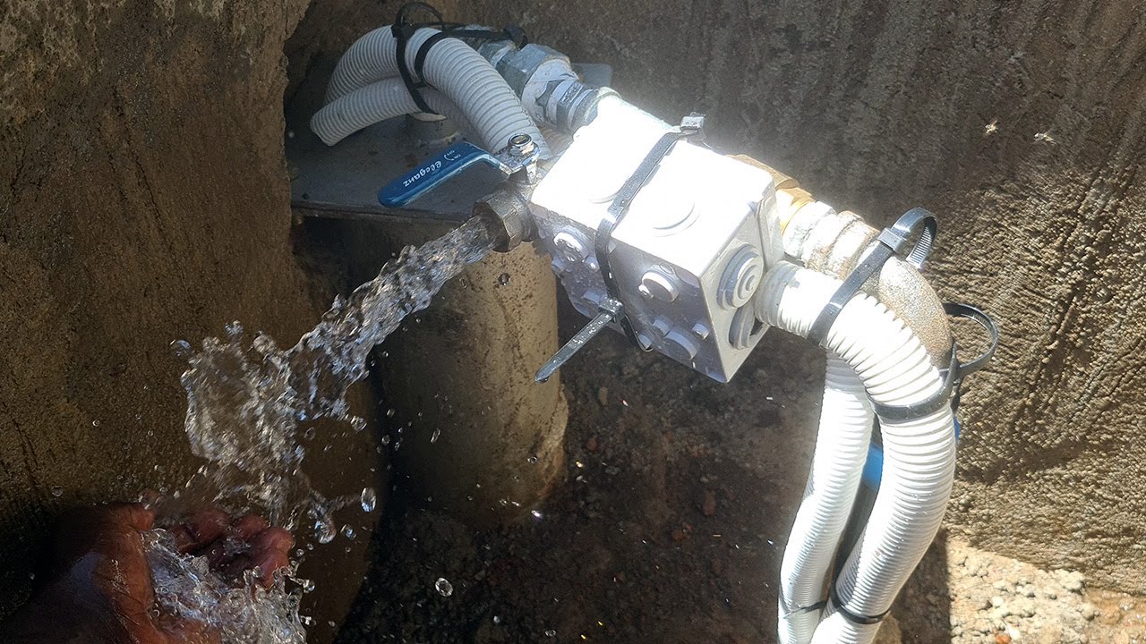 Automated domestic solar powered water pumping and delivery system