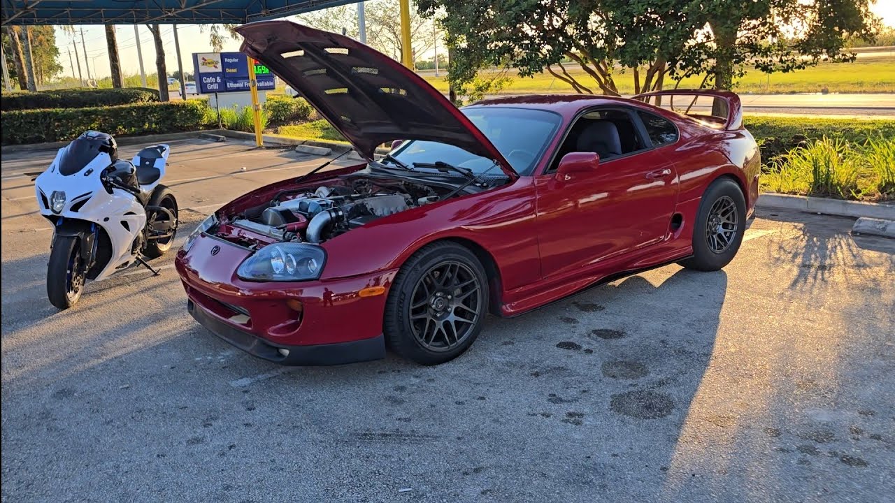Toyota Supra BW S368 Turbo 1995 года выпуска против Suzuki GSX-R1000 2017 года выпуска с выхлопно...