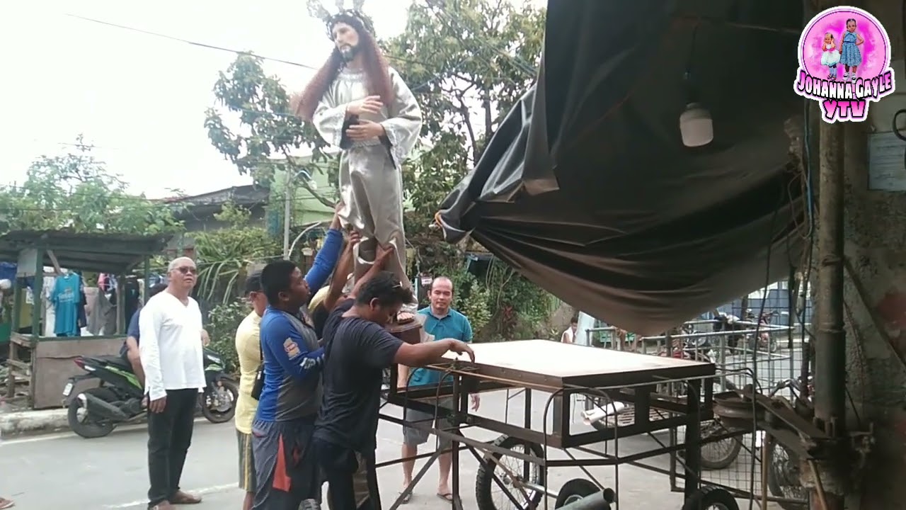 Ganito pala ang Pag gawa ng karosa ng Santo 🤗