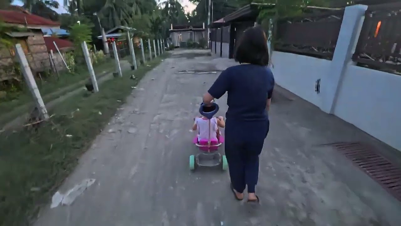 Walking to our subdivision at Linda Homes, Padada, Davao del Sur. (RAW VID)