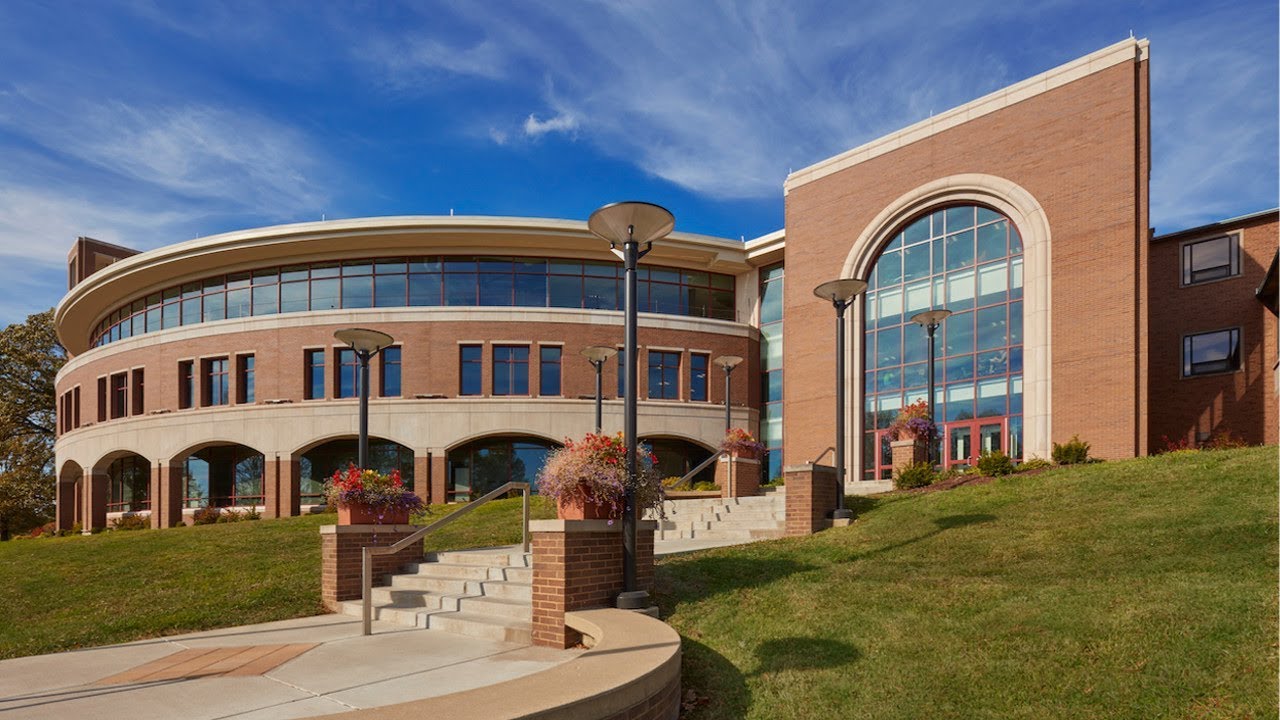 Bellarmine University🎓Campus Tour, Orientation Week and First Day of School!🇺🇲
