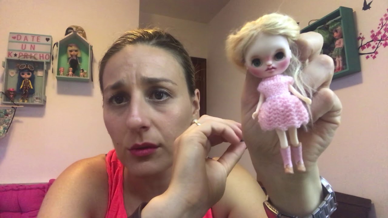 Ponerle cuerdas a una petite para abrir y cerrar ojos