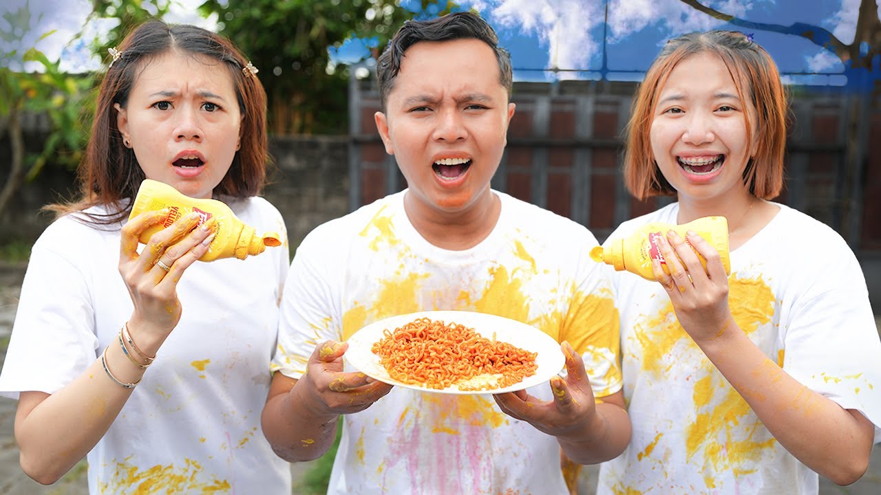 JANGAN SAMPAI BAJUMU KOTOR!! BAJU SEMUA JADI BERANTAKAN!!