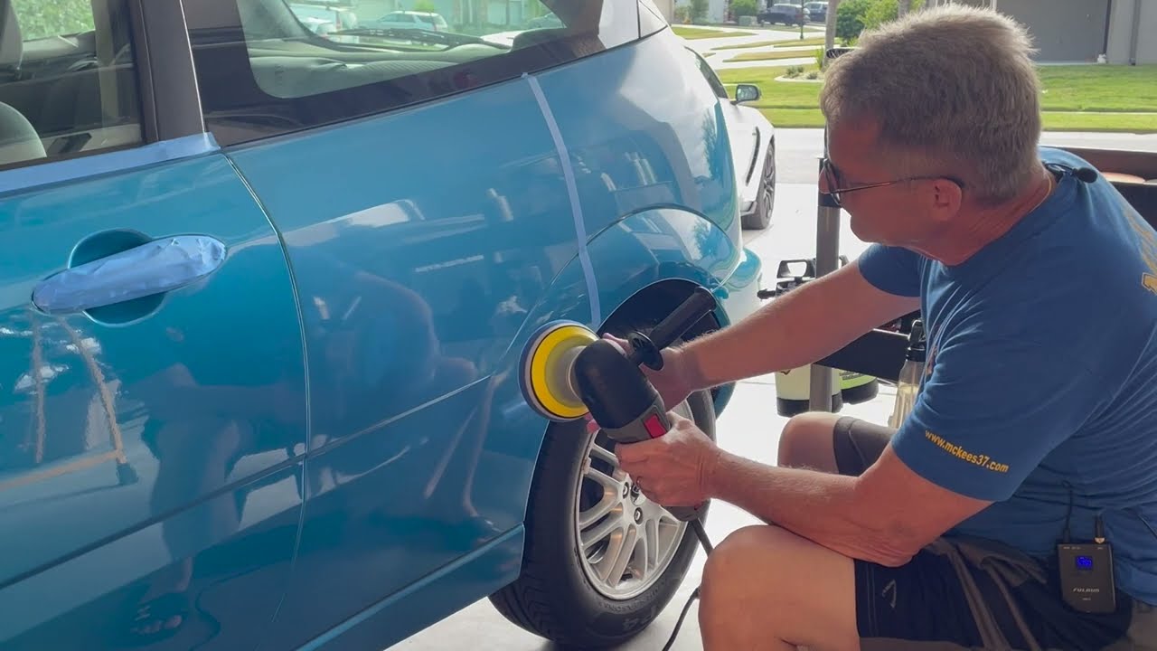 IDS Car Care Project Blue intro into polishing step 4.