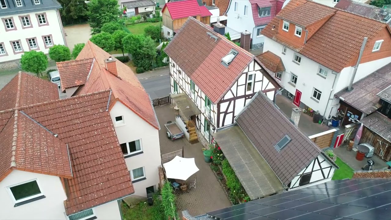Teaser-Video f&uuml;r: Einfamilienhaus mit Nebengeb&auml;uden in Buseck-Alten-Buseck (19147)