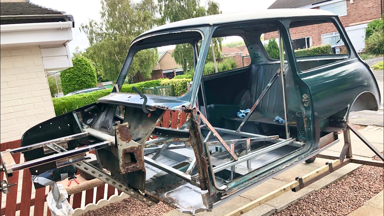 Classic Mini Mk1 Conversion - How to Remove a Mini Inner wing - Part 30