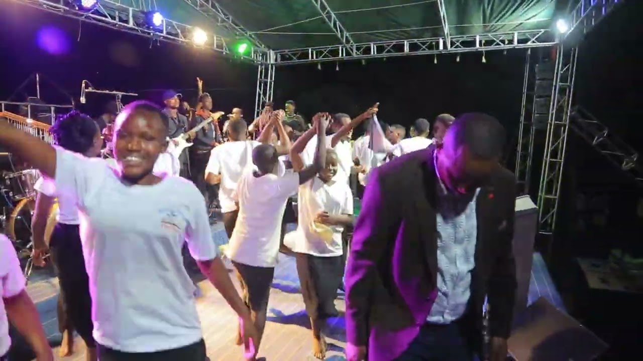 Powerful Praise with minister Gorrett Zawedde @Crusade Day 1