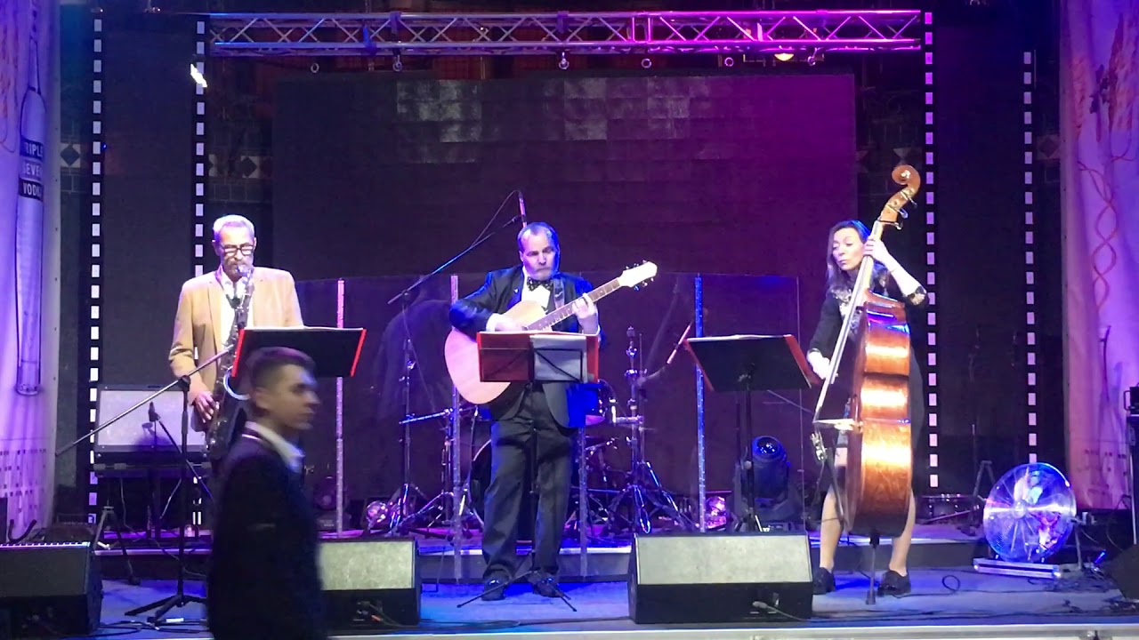 Acoustic jazz trio - &ldquo;Summer Samba&rdquo;.