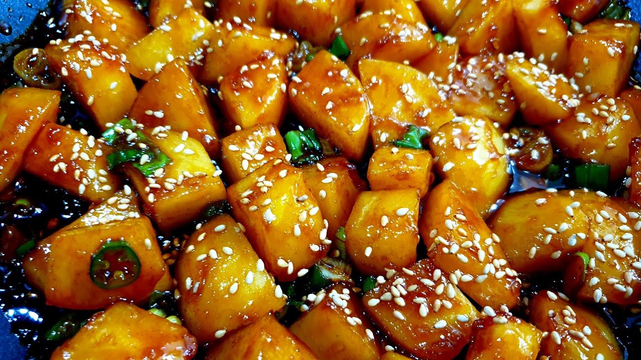 감자조림 맛있게 하는법. 물 1도 없이 부서지지않고 쫀득하고 매콤한 양념! 이렇게 만들면 밥반찬 걱정 끝~!