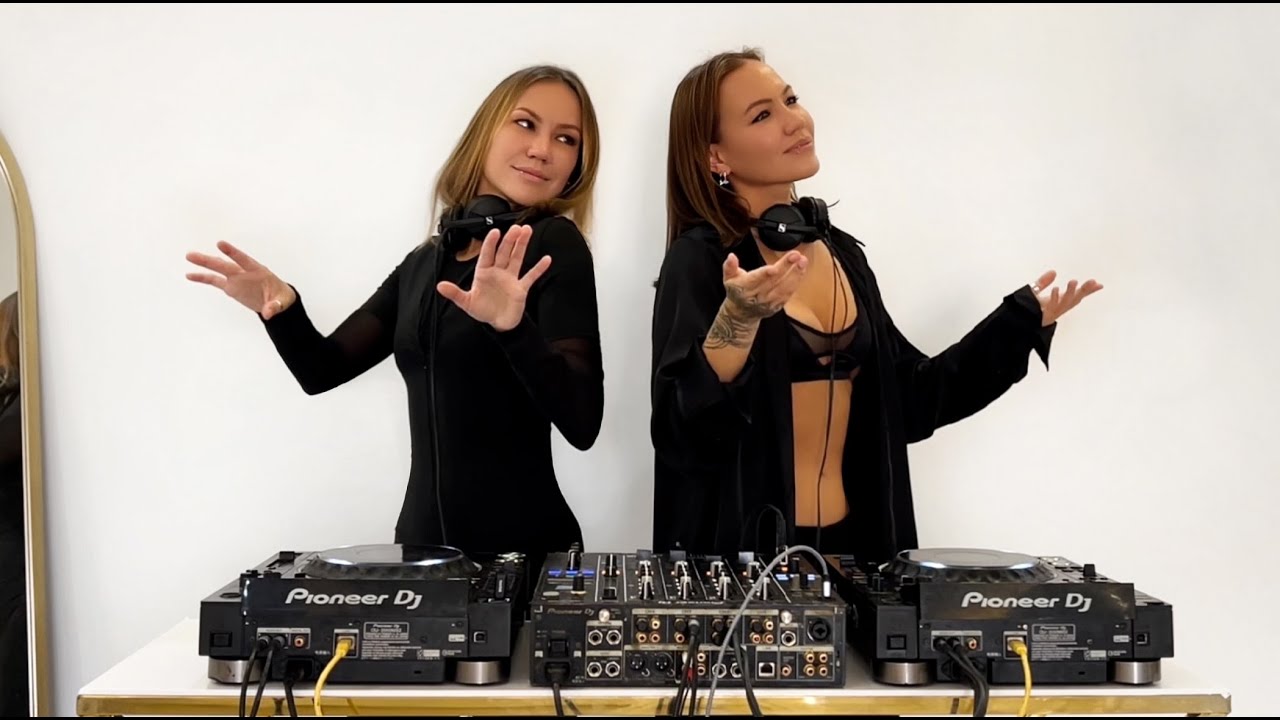 HOLEYMOLEY Dj Mix 01 Weekly Twinzy Podcast [ Melodic House & Afro House & Progressive House ]