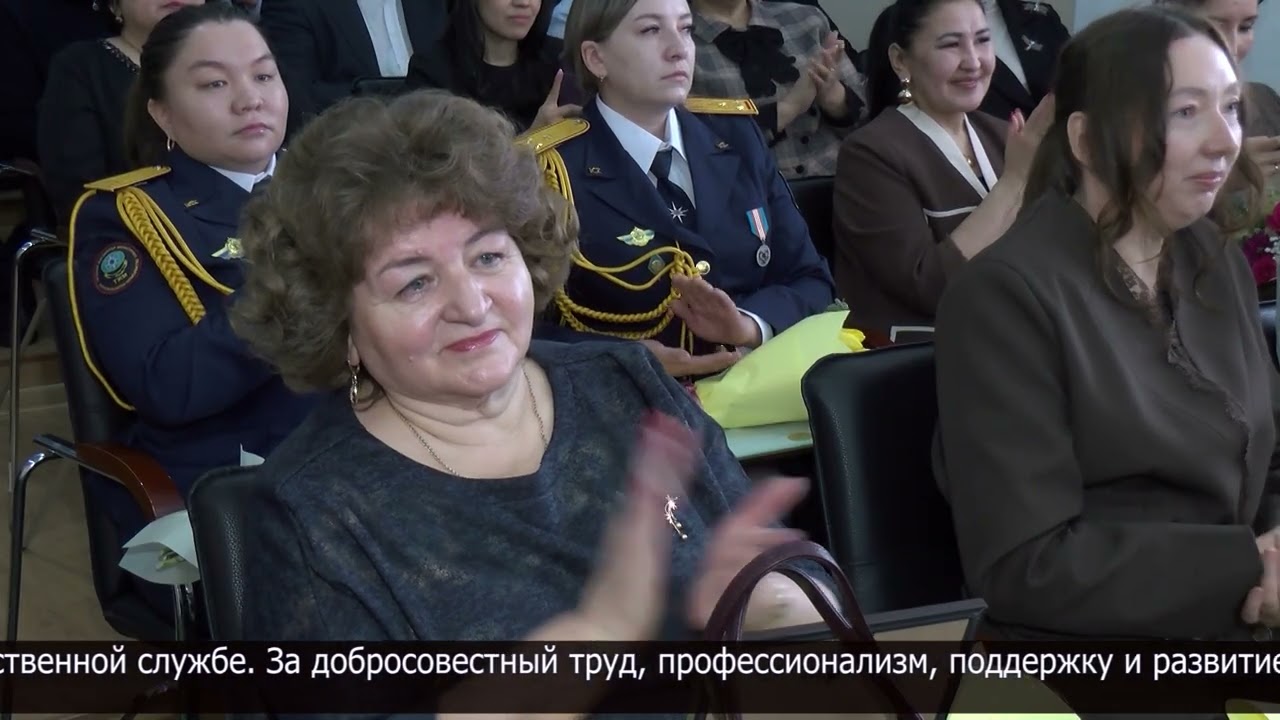 Аким Петропавловска поздравил женщин с 8 Марта