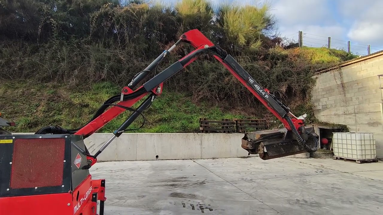 AgroLugo - Desbrozadora Kuhn HE4844 P