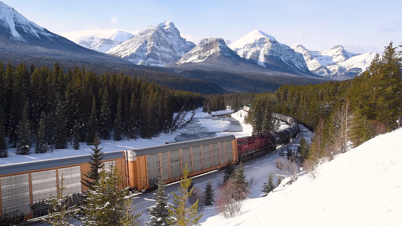 Morant's Curve Train in Banff National Park - DJI Osmo Pocket