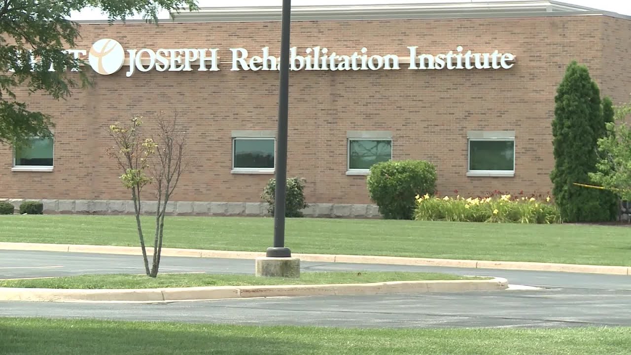 Man kills doctor after he refuses to prescribe pain pills for wife, officials say