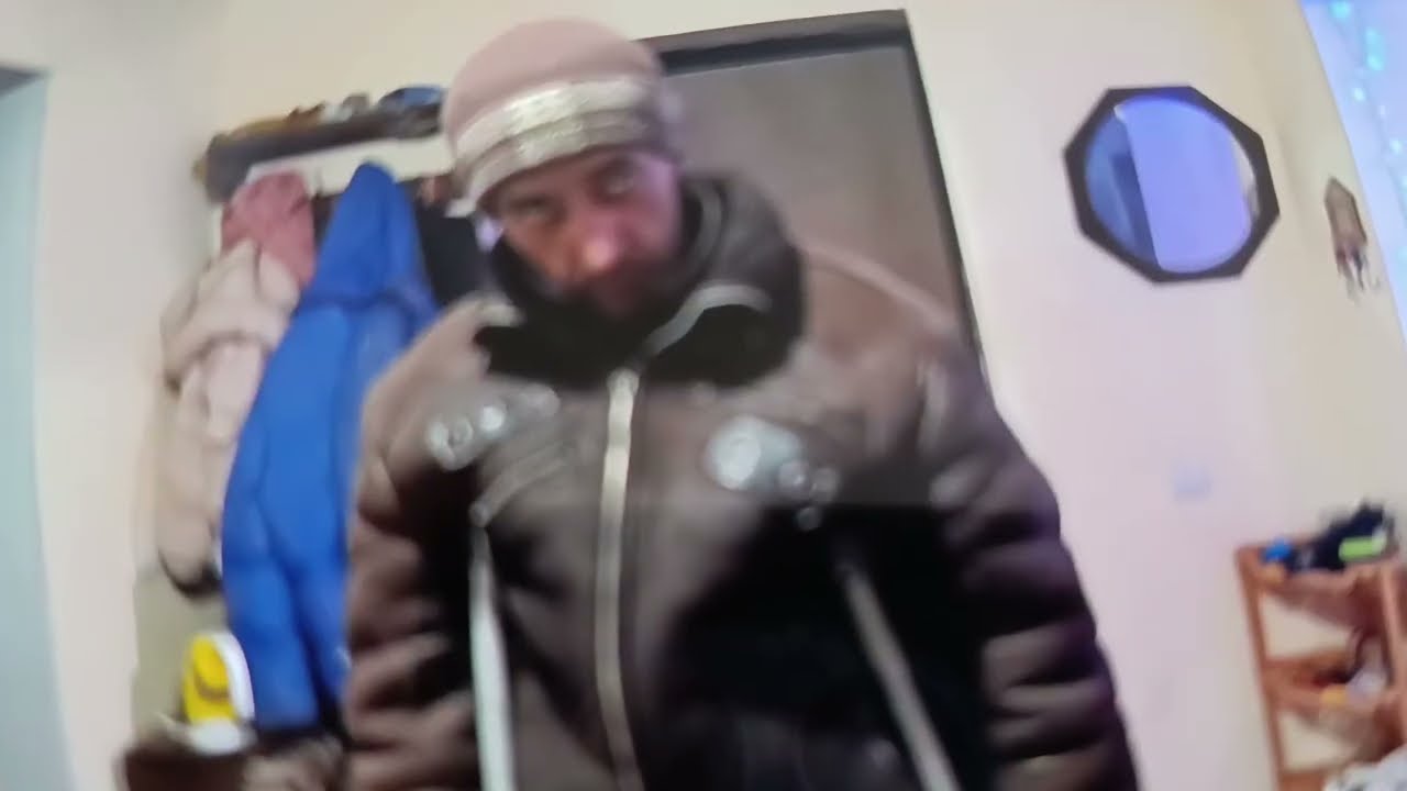 Колян пришёл в гости засранке. Подпишитесь и лайк