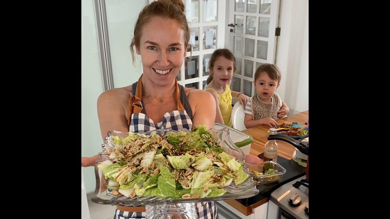 Salada de Acelga com Molho Quente de Alho e Gengibre