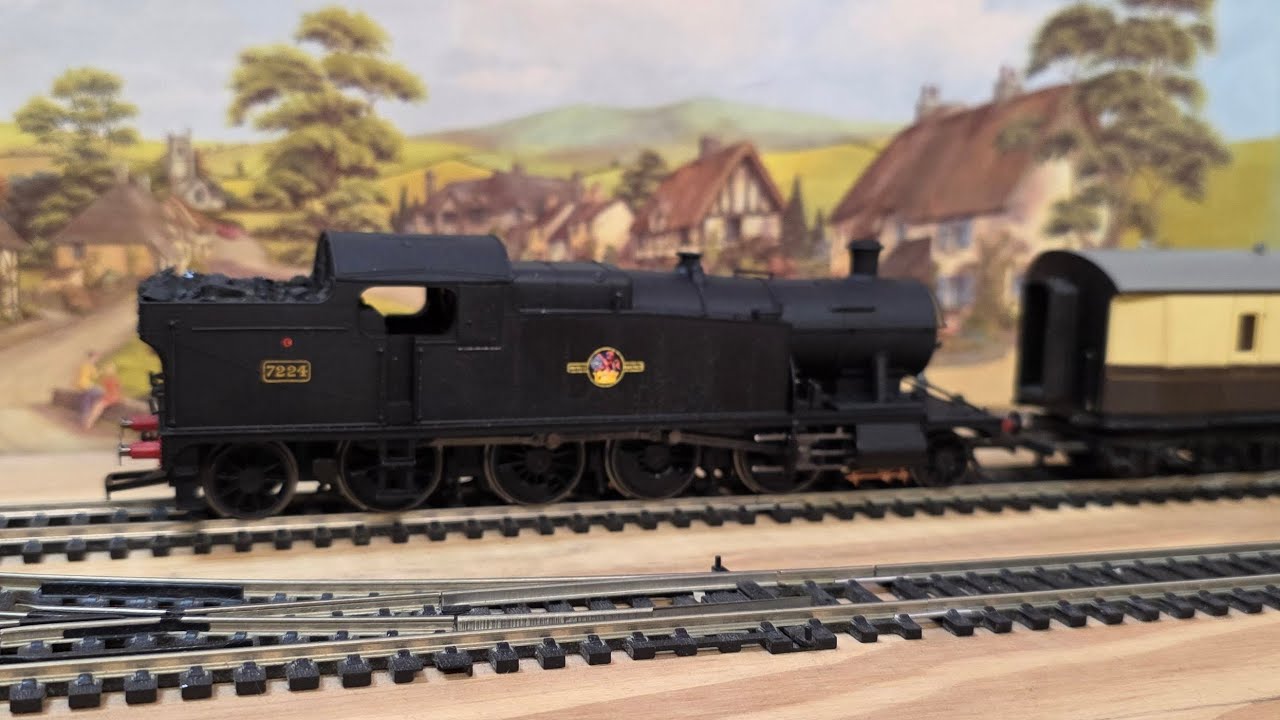 HORNBY EX GWR 72XX WITH COACHES SHORT RUNNING SESSION
