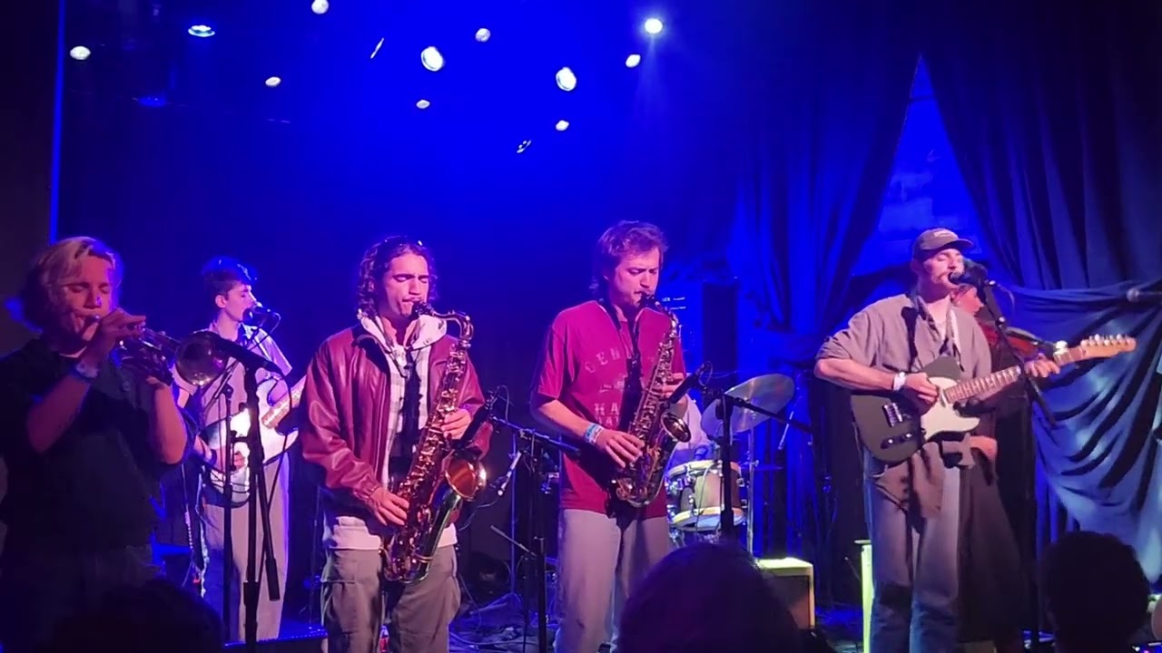 Racing Mount Pleasant - Emily (Live)