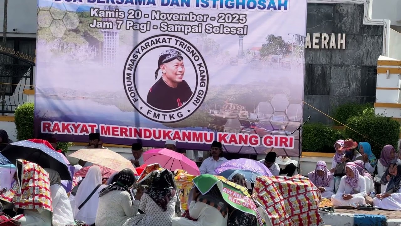 Forum Masyarakat Treno Kang Sugiri Sancoko // Doa & Istighosah Bersama depan Kantor DPRD Ponorogo