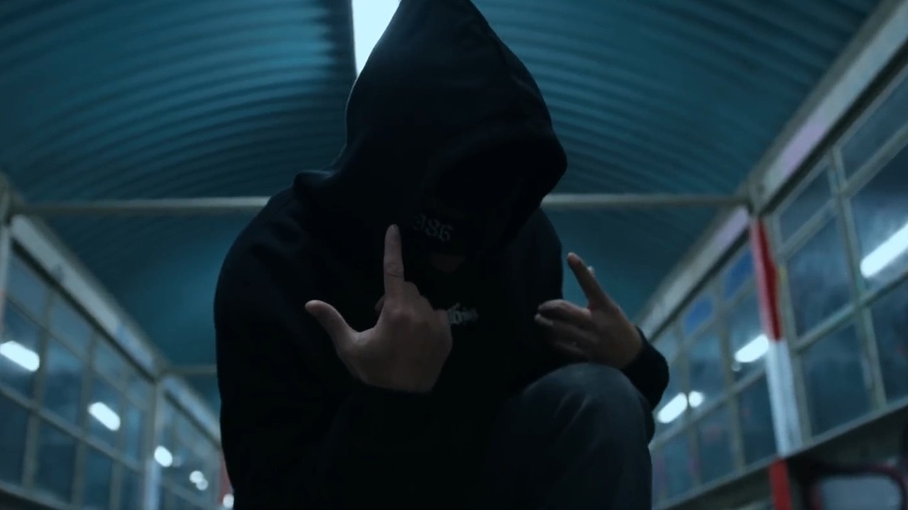 1986zig ft. Kool Savas - Unter Wasser (prod. Nicobeatz)