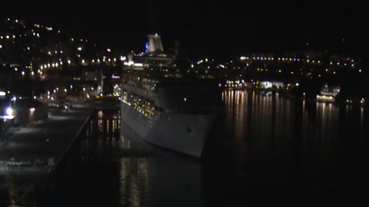 Cruise Ship Legend of the Seas leaving Dubrovnik- horn battle