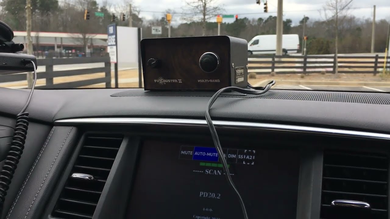 Fuzzbuster First Radar Detector