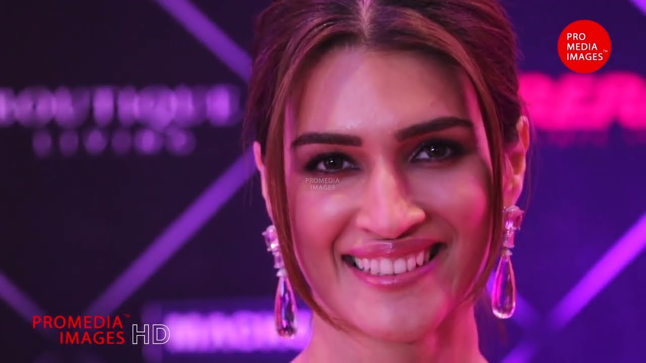 Kriti Sanon in High Slit Gown at Pinkvilla Style Icons Awards | ProMedia Images