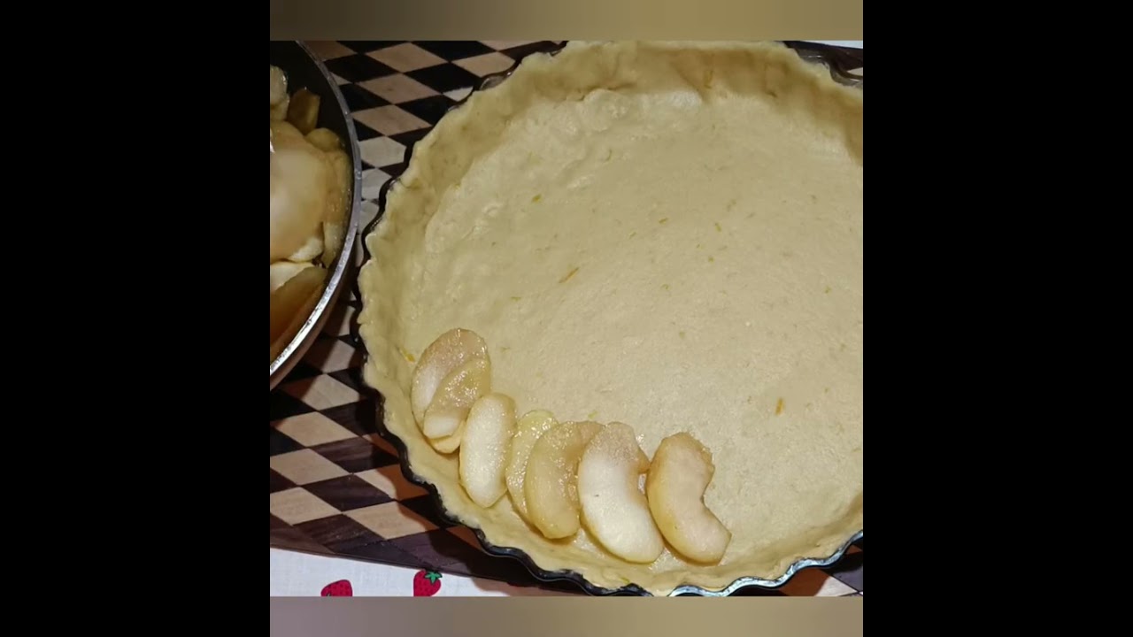 L'explosion Tarte aux Pommes Façon Créme Brûlée irrésistiblement délicieuse.  😋😋😋😋💜💚💙🩵🧡❤️🌹