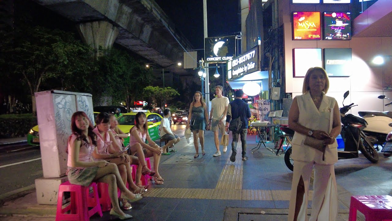 4K Walking from EmSphere Shopping Mall to Thong Lor BTS Station | Bangkok, Thailand