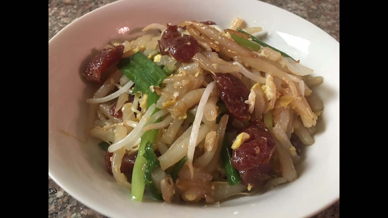 Stir Fried Rice Noodles with Chinese Sausages (Lod cha) Recipe