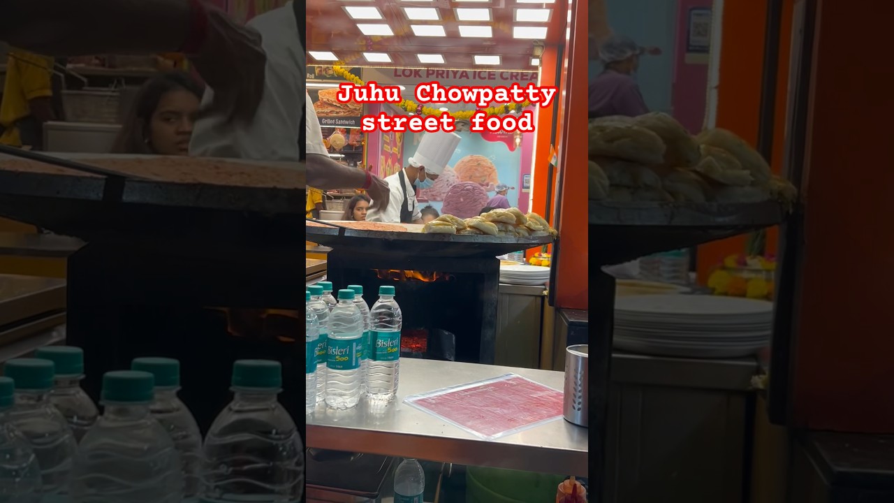 Best street food in Mumbai, Juhu Chowpatty beach #juhubeachmumbai #mumbai #streetfood #ytshorts