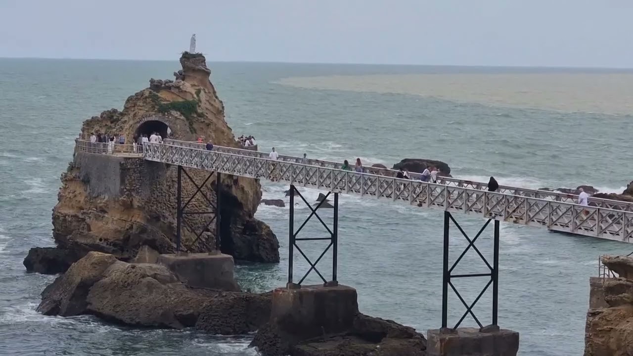 Le panache du fleuve Adour (Pays Basque) se propage vers le sud