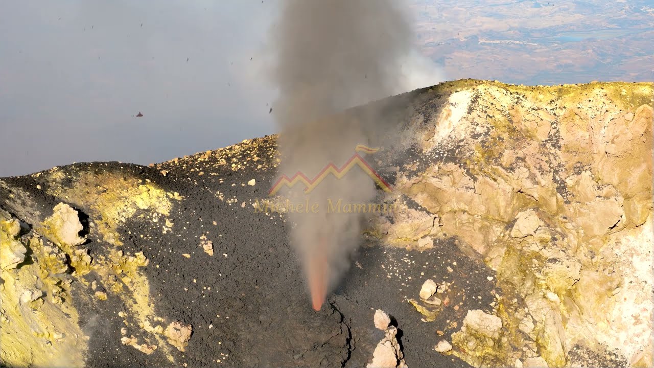 Eruzione Etna. Attività eruttiva Voragine 15 giugno 2024