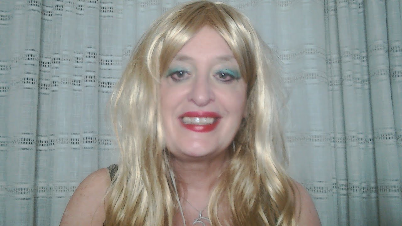 ITA ASMR - RISPONDO ALLE VOSTRE DOMANDE IMBARAZZANTI