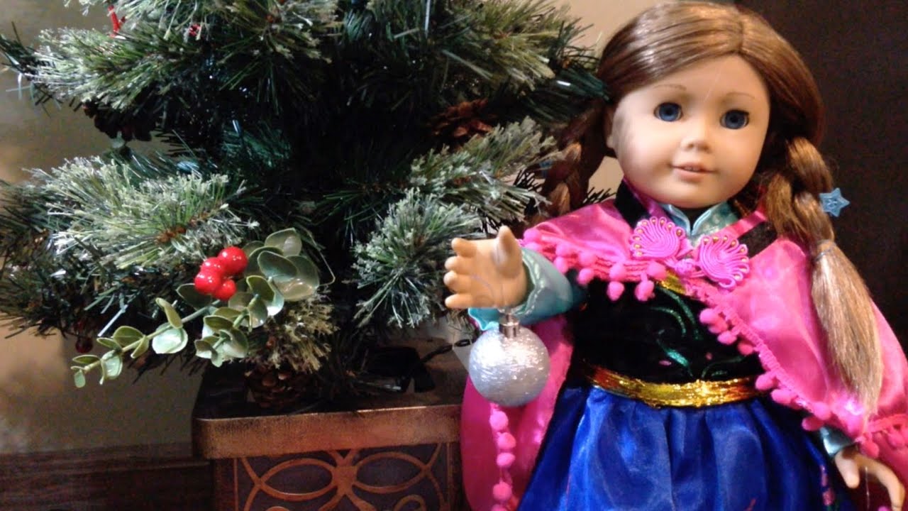 Decorando a Árvore de Natal com Annie - Julia Silva