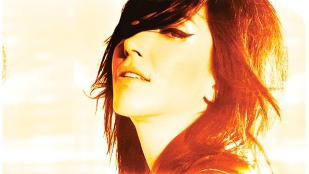 Hande Yener - Teşekkürler Albümü 10 Yaşında!