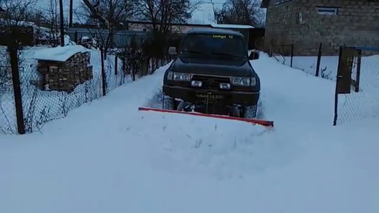 Отвал для снега на Toyota Land Cruiser