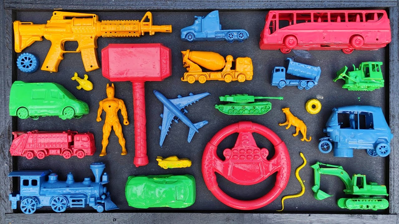 Membersihkan Mainan Mobil Balap, Kereta Api, Bus Telolet, Truk Molen, Tank Baja, Beko Excavator. 