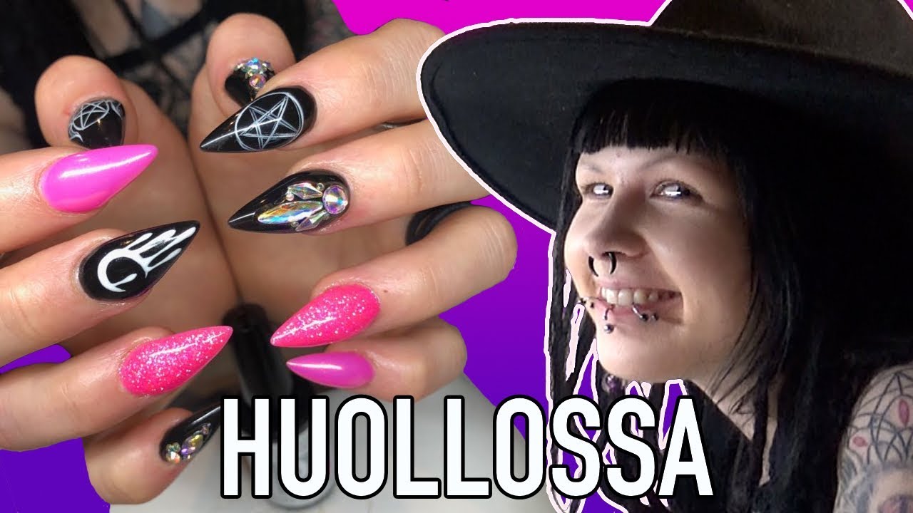 HUOLLOSSA | Susanne Aalto a.k.a Pahalapsi
