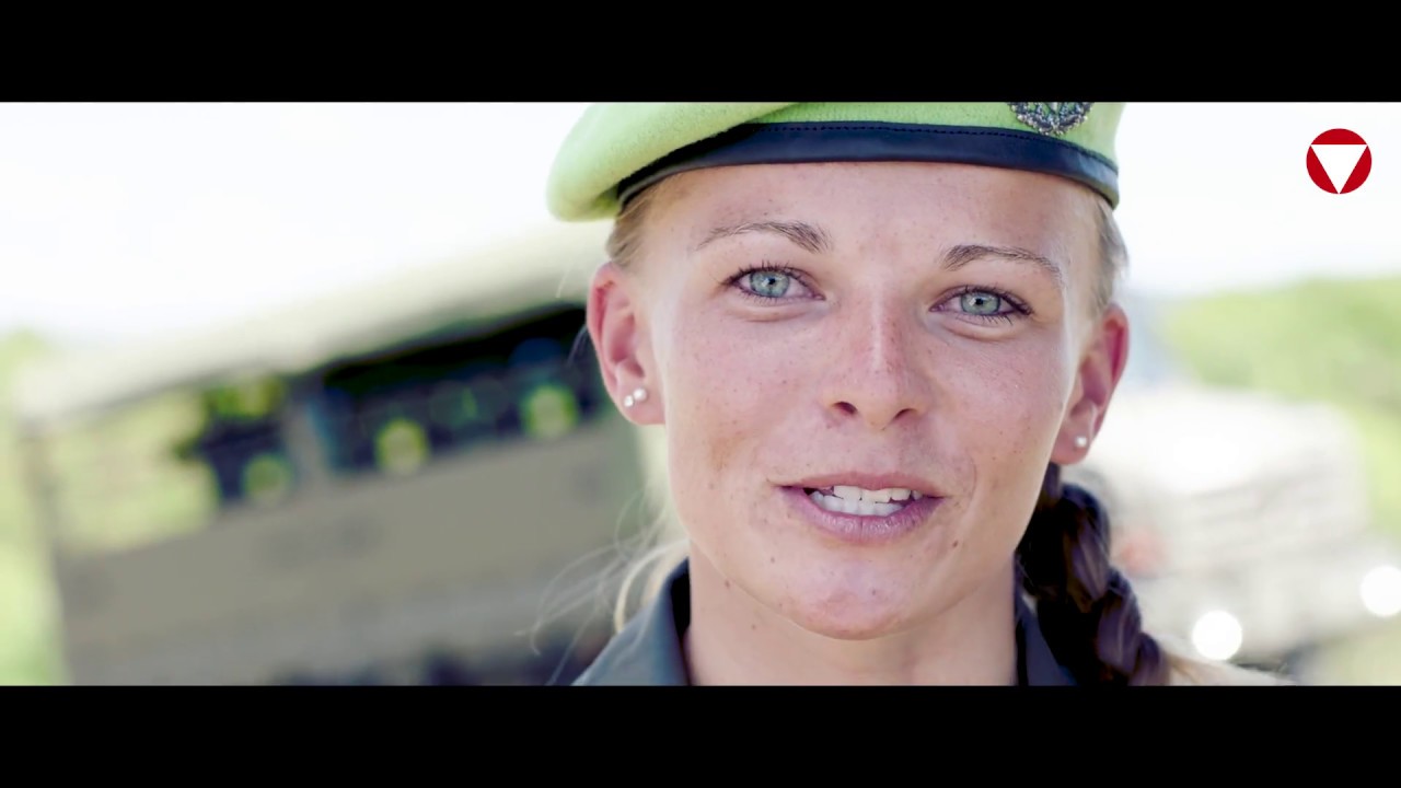 Die Seglerin Tanja Frank und der  Unimog U4000