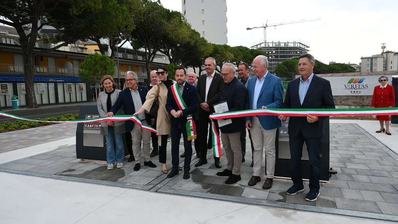 Inaugurazione della prima isola ecologica a scomparsa di Jesolo