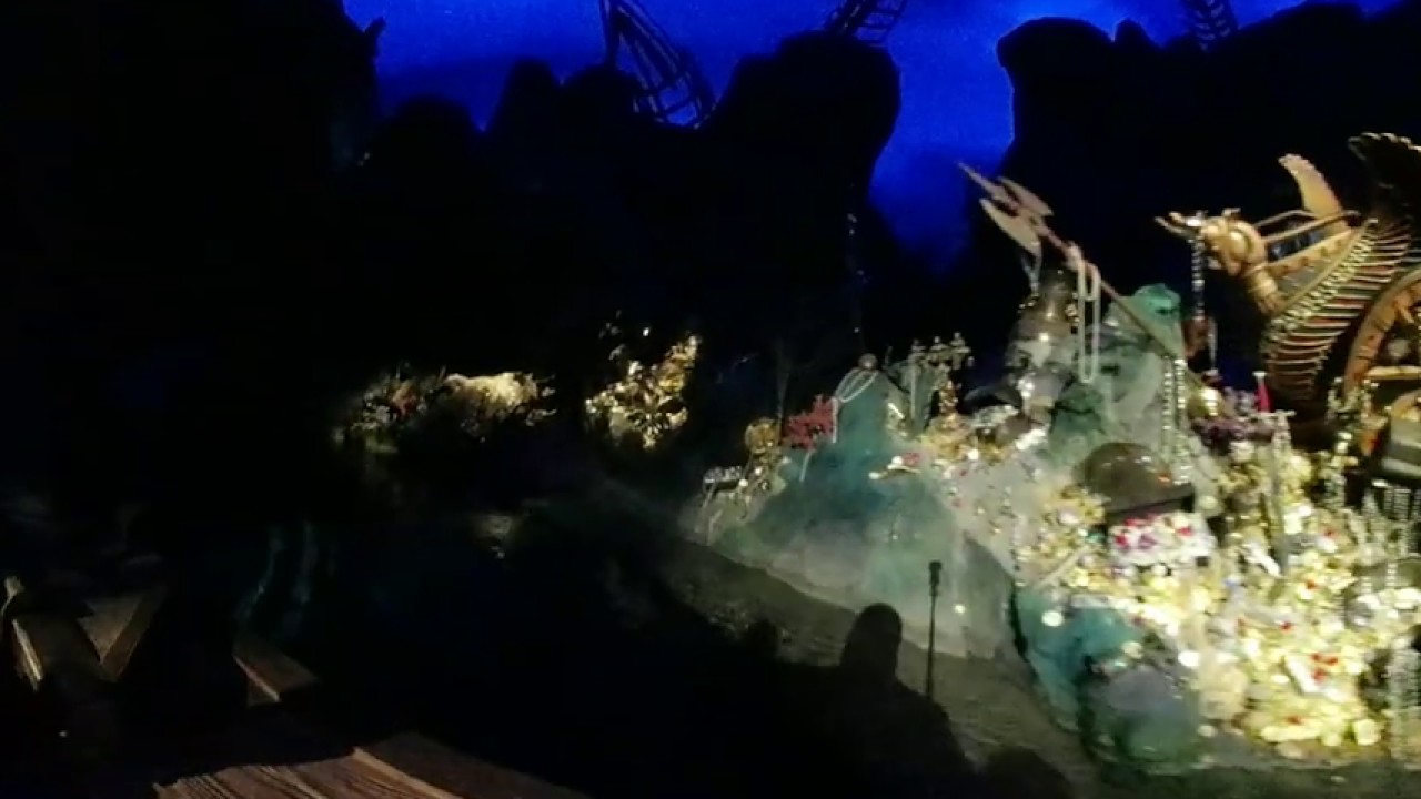 VR 360: Pirates of the Caribbean at Shanghai Disneyland