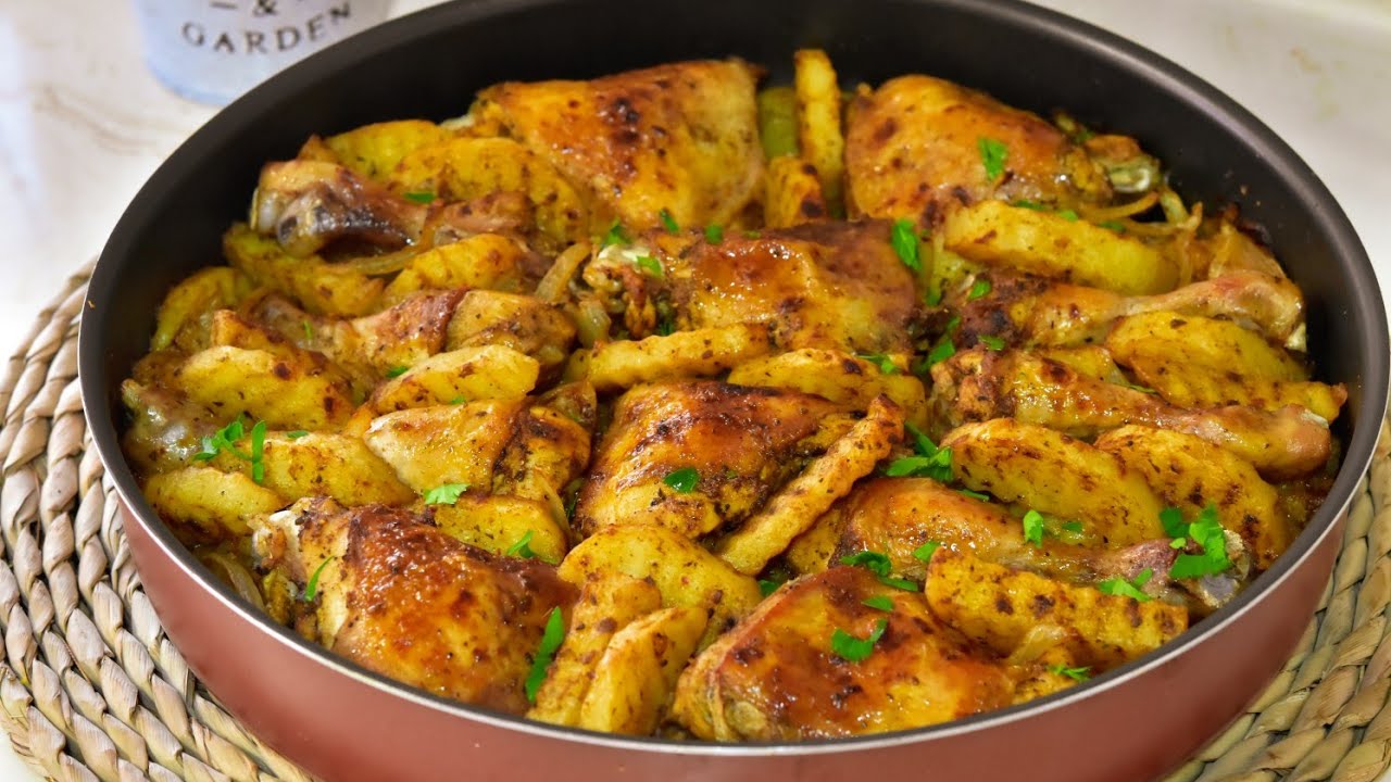 صنية البطاطا والدجاج بطريقه فخمه من وجبات الغداء السهله والسريعه Potato tray with chicken