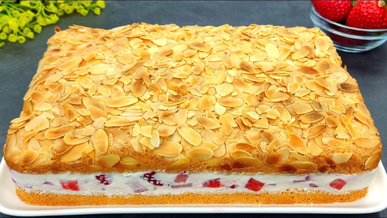 С этим тортом вы забудете все виды тортов. Вкусный и простой клубничный пирог.