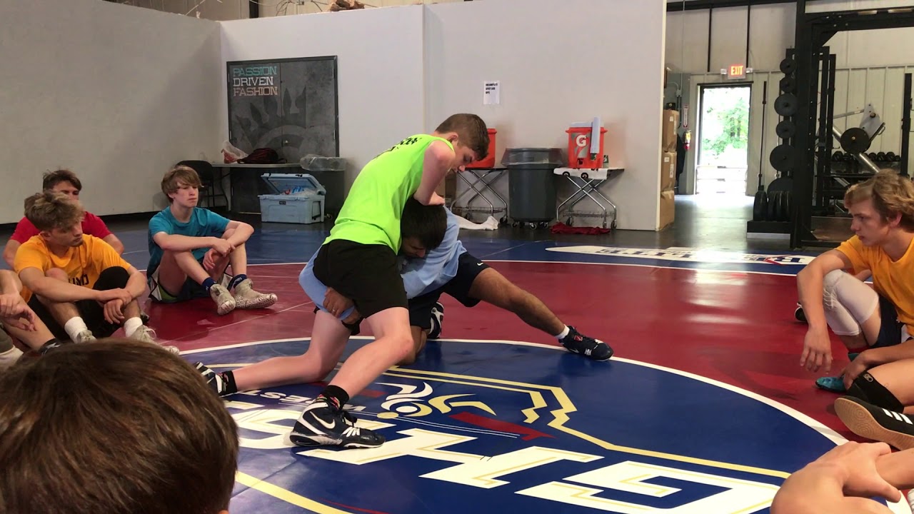 Finishing a single leg attack when opponent sprawls hard