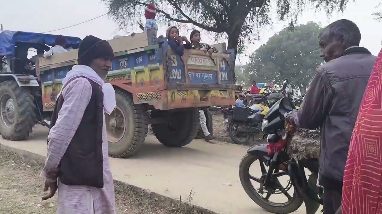 Mummy mahamari ki Jag mein khareed Rahi Thi barahi to Mil Gaye the fufa ji tumhara Darbar karrahethe