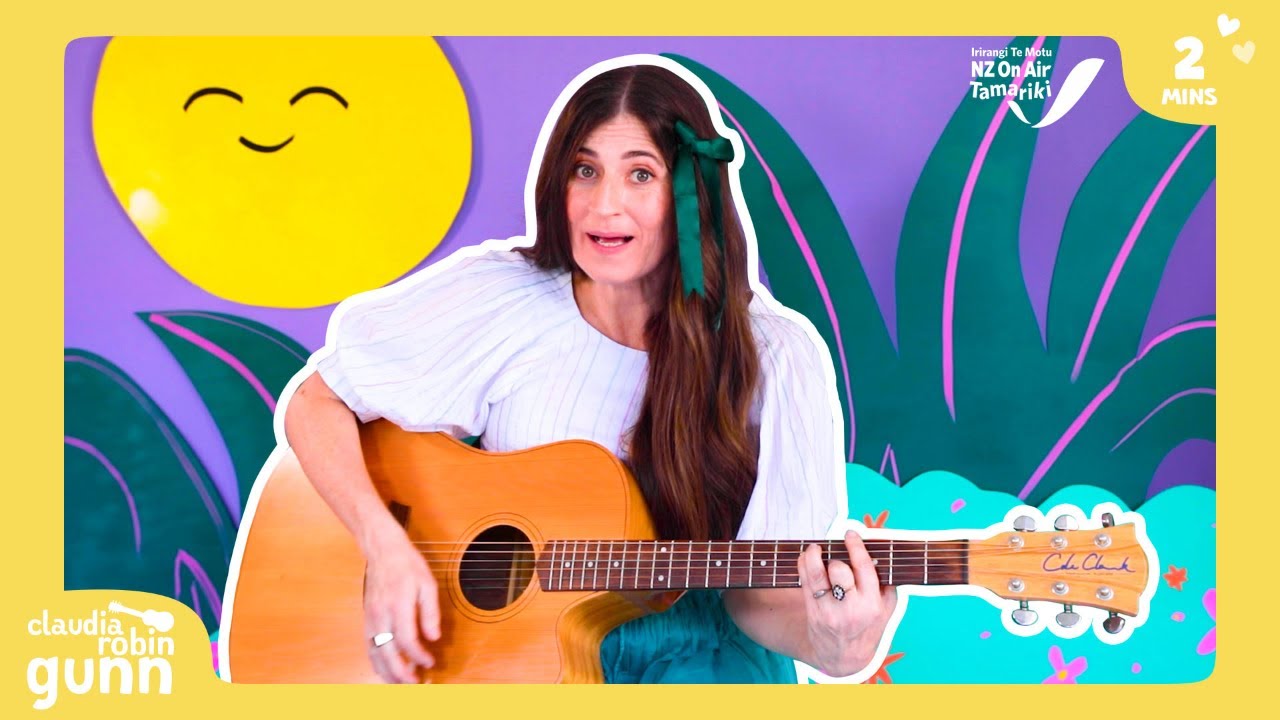 Helping Song | Kids Tidy Up Time | Claudia Robin Gunn