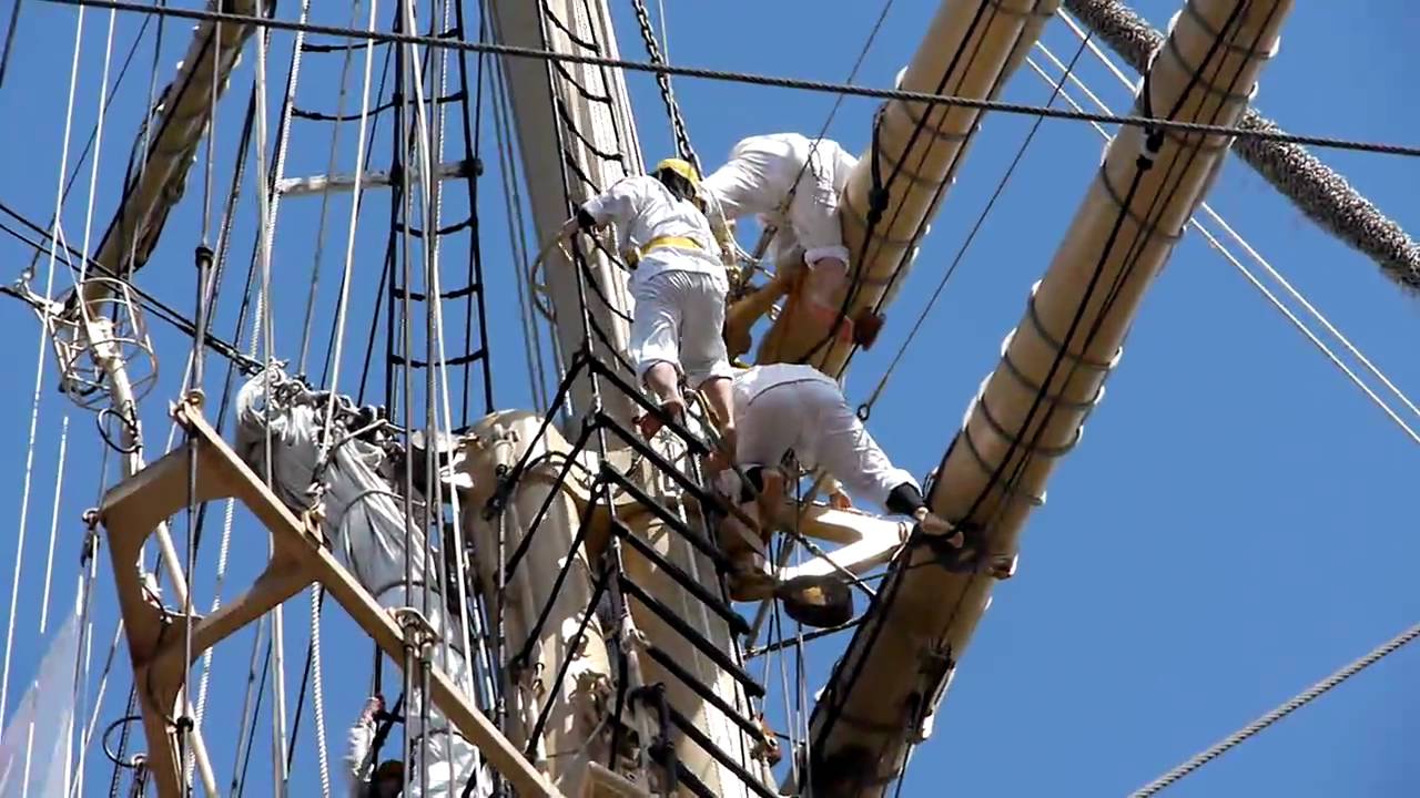 2010/5/9 海王丸出航！　カリフォルニアの青空に響き渡る「ごきげんよう」 Kaiwo Maru's manning the yards